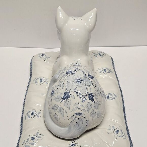 Vintage Italian Ceramic White & Blue Cat Figurine On Pillow Large - Picture 9 of 13